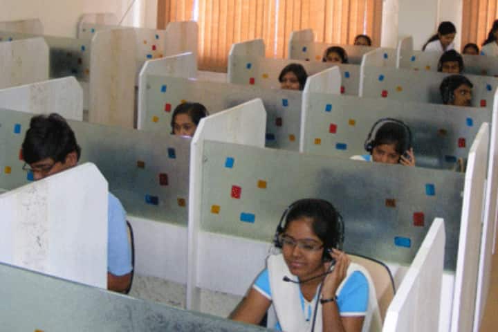 Shankarlal Khandelwal Arts Science and Commerce College campus in Akola, Maharashtra, India — photo 4
