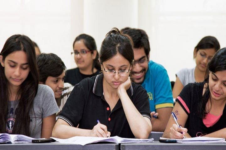 Shri Satyapal Singh Memorial Degree College campus in Shahjahanpur, Uttar Pradesh, India — photo 1