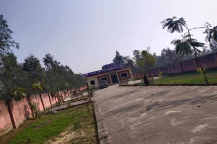 Harkali Devi Girls Mahavidhylya campus in Moradabad, Uttar Pradesh, India — photo 1