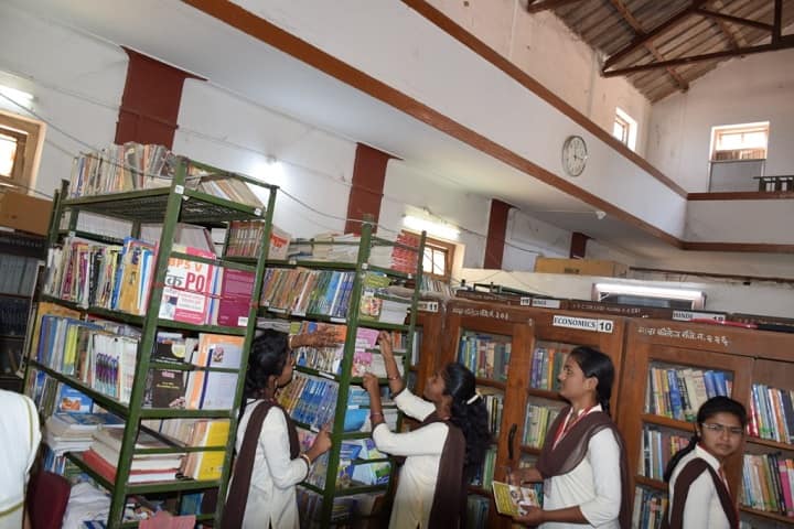 Rayat Shikshan Sanstha's Arts and Commerce College campus in Solapur, Maharashtra, India — photo 4
