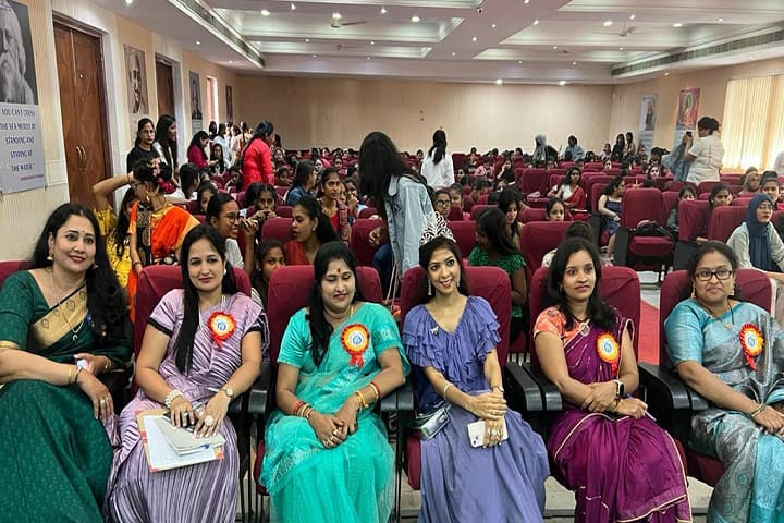 Radhe Krishna Women's College campus in Hyderabad, Telangana, India — photo 2