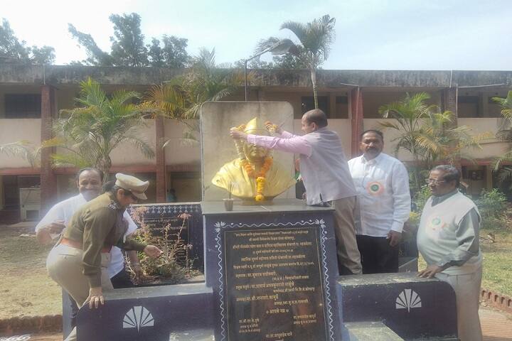 Smt Meenalben Mehta College campus in Satara, Maharashtra, India — photo 2