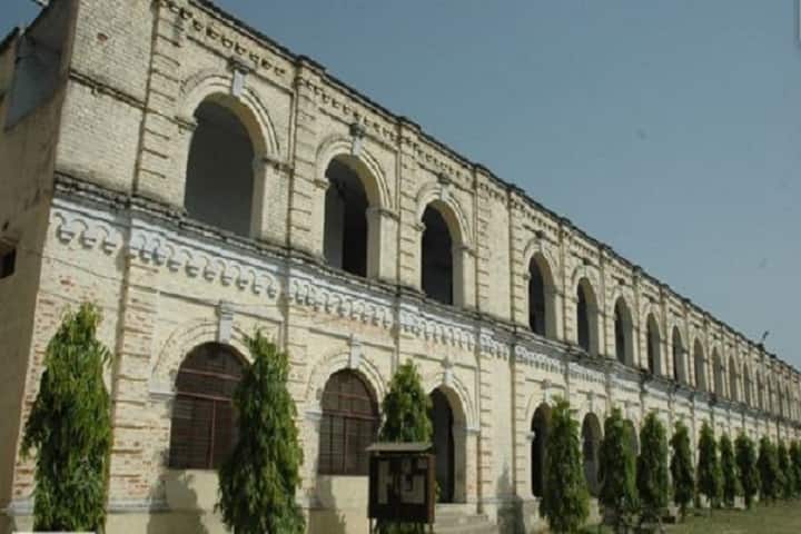 Tilak Dhari Post Graduate College campus in Jaunpur, Uttar Pradesh, India — photo 2