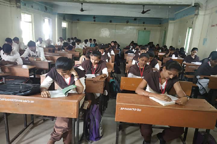 BP Sulakhe Commerce College campus in Solapur, Maharashtra, India — photo 2