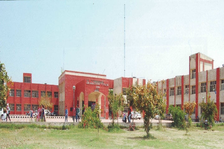 Guru Nanak Dev University College campus in Verka, Punjab, India — photo 1