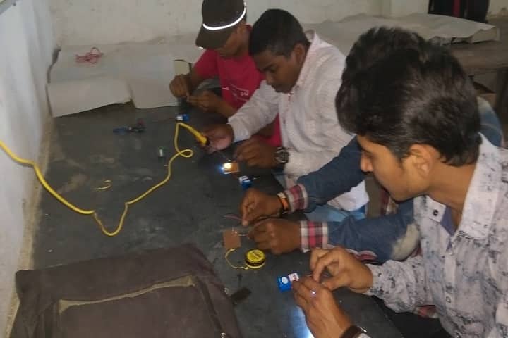 Shivshakti Arts and Commerce College campus in Yavatmal, Maharashtra, India — photo 2
