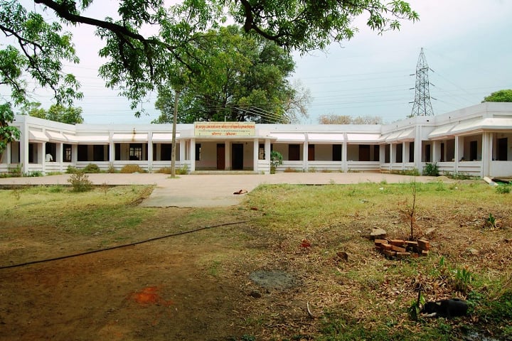 Jagatguru Shankaracharya Arts and Commerce College campus in Narsinghpur, Madhya Pradesh, India — photo 1