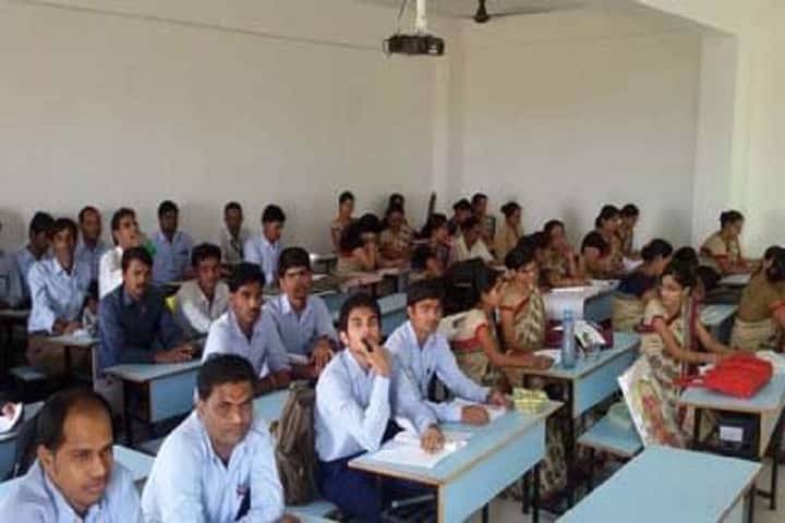 Ojaswini Girls College campus in Damoh, Madhya Pradesh, India — photo 2