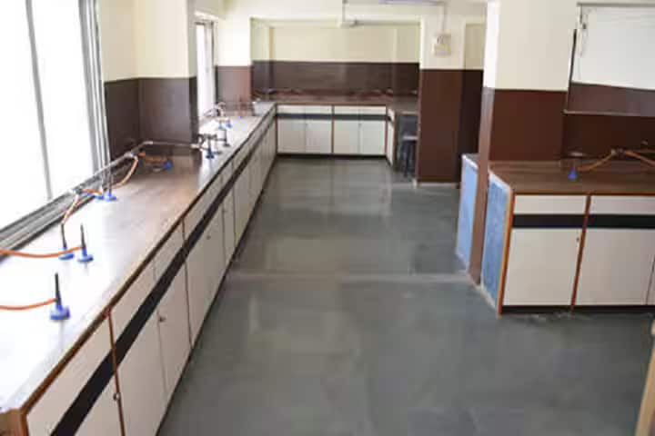 KHMW College of Science and Commerce campus in Mumbai, Maharashtra, India — photo 6