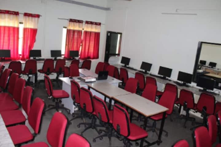 Shrimati Indira Mahadev Beharay College of Arts Shriman Chandulal Sheth College of Commerce and Shrimati Shobhanatai Chandulal Sheth College of Science campus in Khed, Maharashtra, India — photo 1