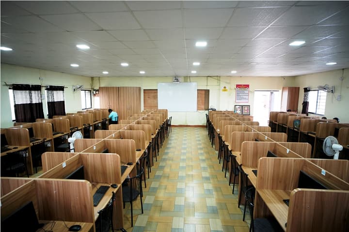 Shri Venkatesh Mahavidyalaya campus in Ichalkaranji, Maharashtra, India — photo 4