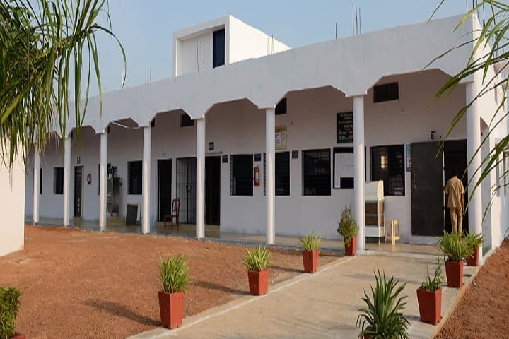 DR LD Balkhande College of Arts and Commerce campus in Pauni, Maharashtra, India — photo 1
