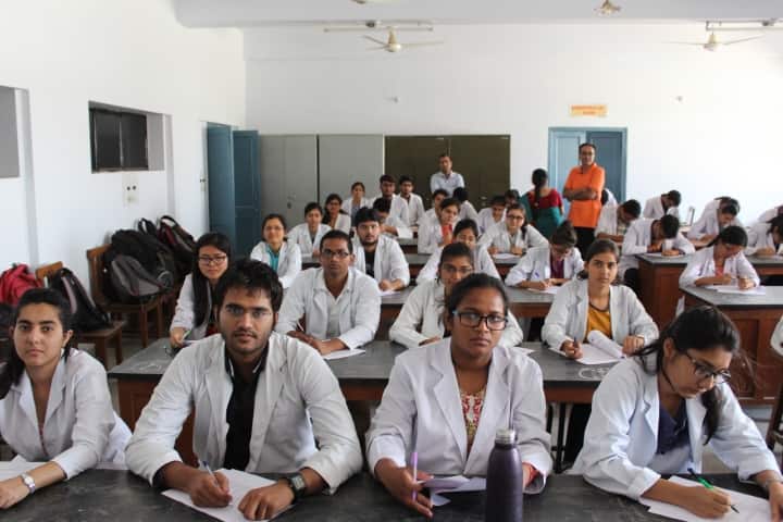 JLN Medical College Ajmer campus in Ajmer, Rajasthan, India — photo 3