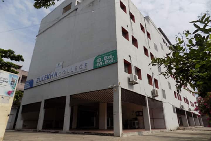 Zulekha College of Commerce Science and Technology campus in Nagpur, Maharashtra, India — photo 1