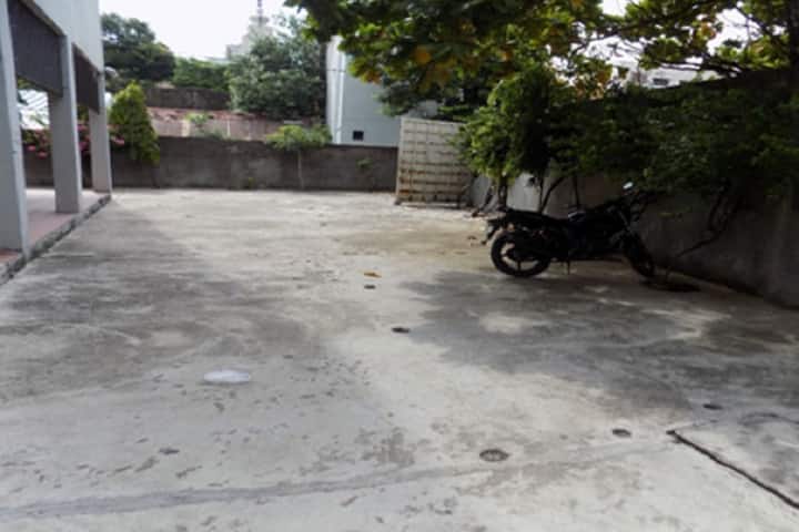 Zulekha College of Commerce Science and Technology campus in Nagpur, Maharashtra, India — photo 3