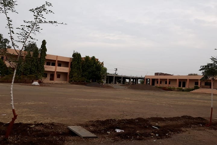 SGRG Shinde Mahavidyalaya campus in Osmanabad, Maharashtra, India — photo 2