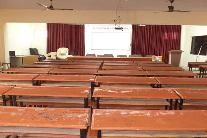 SGRG Shinde Mahavidyalaya campus in Osmanabad, Maharashtra, India — photo 3