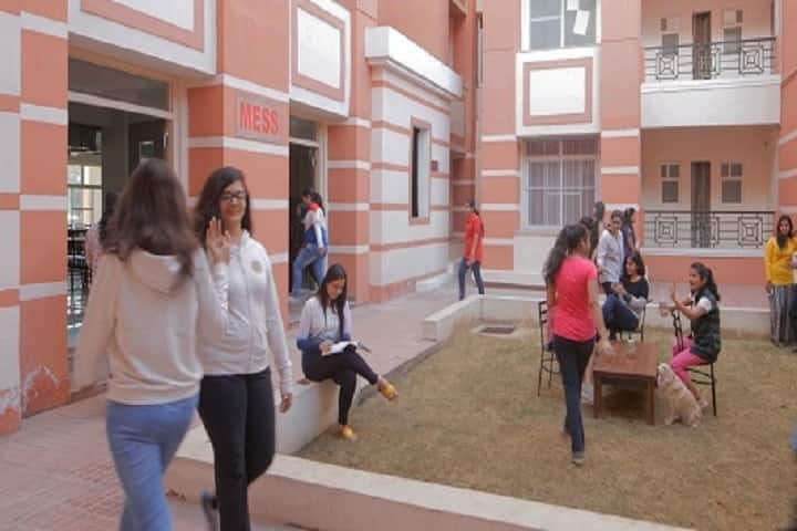 Jaipur National University Institute for Medical Sciences and Research Centre campus in Jaipur, Rajasthan, India — photo 5