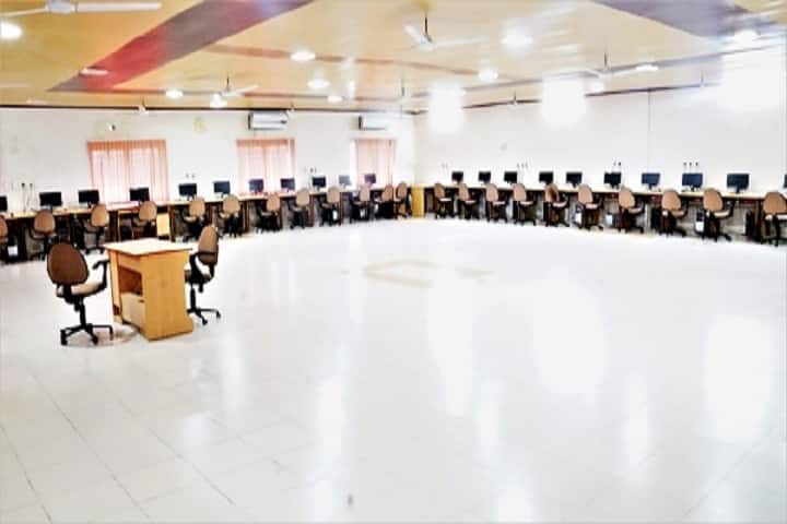 College of Veterinary Science and Animal Husbandry campus in Junagadh, Gujarat, India — photo 5