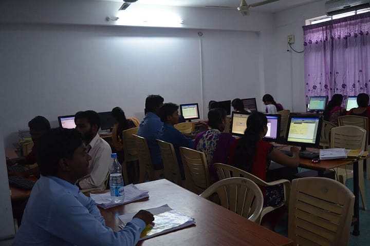 KIMS Degree and PG Colleges campus in Karimnagar, Telangana, India — photo 3