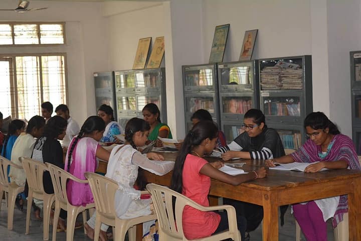 KIMS Degree and PG Colleges campus in Karimnagar, Telangana, India — photo 4