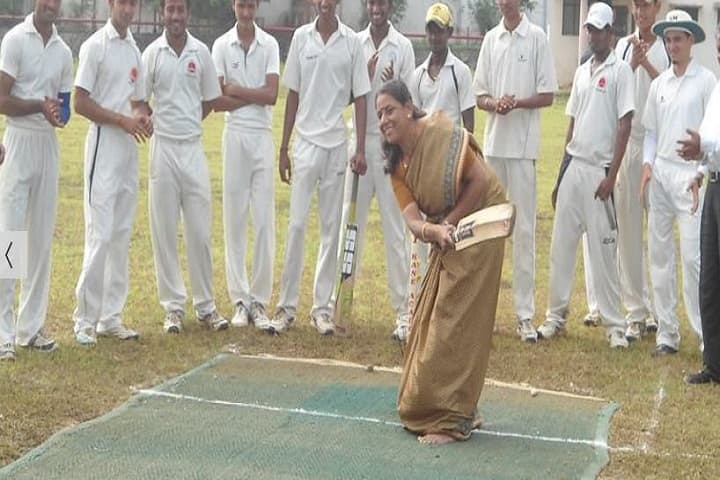 Smt Dankunwar Mahila Mahavidyalaya campus in Jalna, Maharashtra, India — photo 3