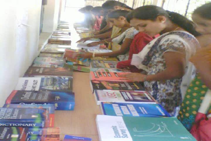Government First Grade College for Women campus in Krishnarajpete, Karnataka, India — photo 5