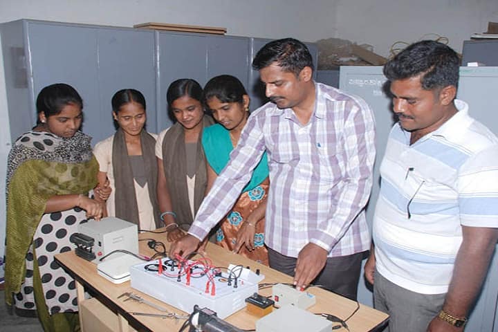 Government First Grade College for Women campus in Krishnarajpete, Karnataka, India — photo 6