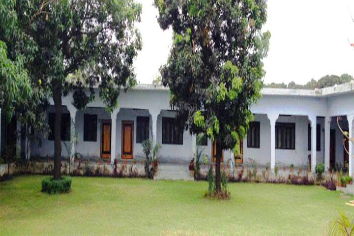 Rashida Begum Muslim Mahavidyalaya campus in Amroha, Uttar Pradesh, India — photo 1