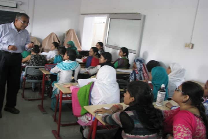 Hamidia Girls Degree College campus in Allahabad, Uttar Pradesh, India — photo 2
