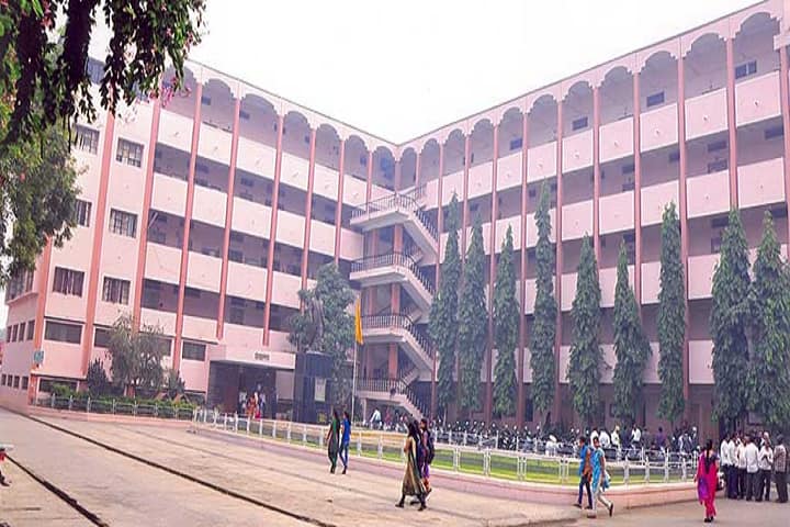 Zulal Bhilajirao Patil College campus in Dhule, Maharashtra, India — photo 1