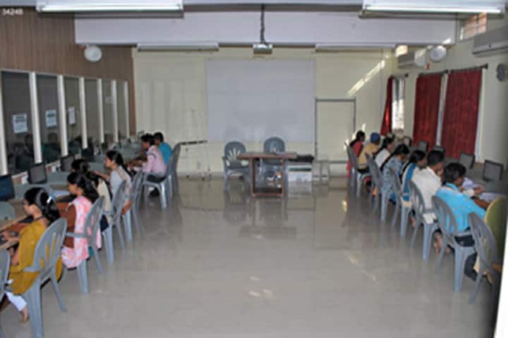 Zulal Bhilajirao Patil College campus in Dhule, Maharashtra, India — photo 3