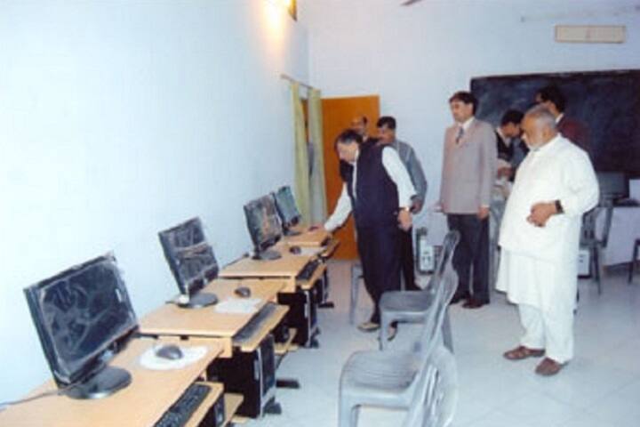 Muslima Girls Degree College campus in Moradabad, Uttar Pradesh, India — photo 4