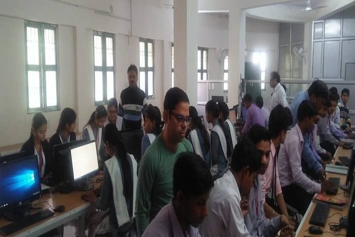 Shri Varshney College campus in Aligarh, Uttar Pradesh, India — photo 4