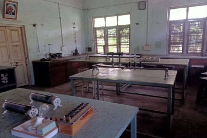 Shriman Bhausaheb Zadbuke Mahavidyalaya campus in Solapur, Maharashtra, India — photo 6