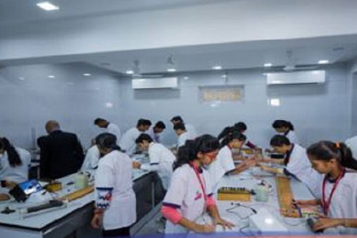 Prakash College of Commerce and Science campus in Mumbai, Maharashtra, India — photo 5