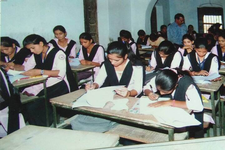 Mahila Kala Mahavidyalaya campus in Umred, Maharashtra, India — photo 6