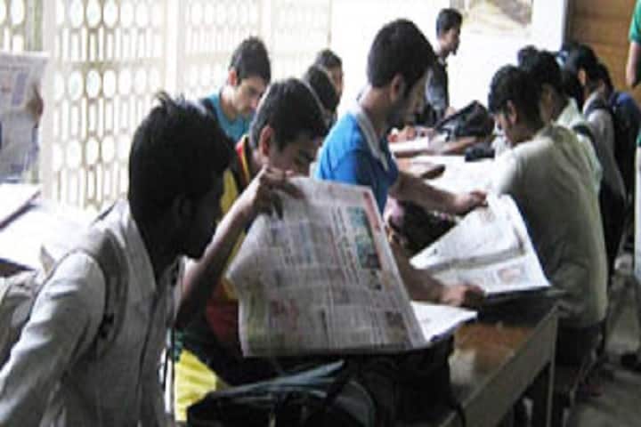 Government Hamidia Arts and Commerce College campus in Bhopal, Madhya Pradesh, India — photo 3