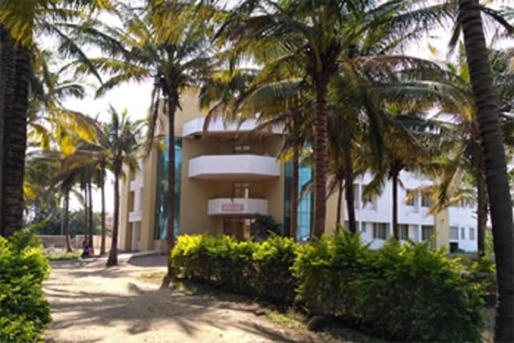 Kasegaon Education Society's Arts and Commerce College campus in Ashta, Maharashtra, India — photo 4