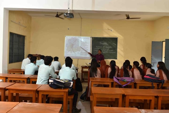 Christ College campus in Cuttack, Odisha, India — photo 3