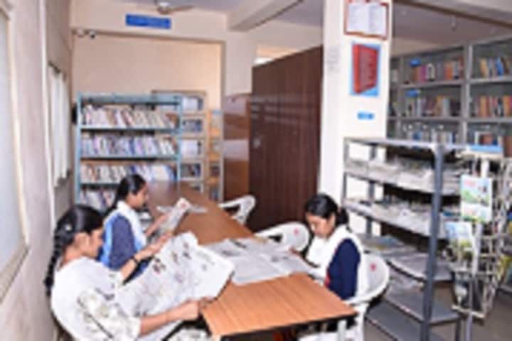 Swatantrya Sainik Suryabhanji Pawar Mahavidyalaya campus in Parbhani, Maharashtra, India — photo 1