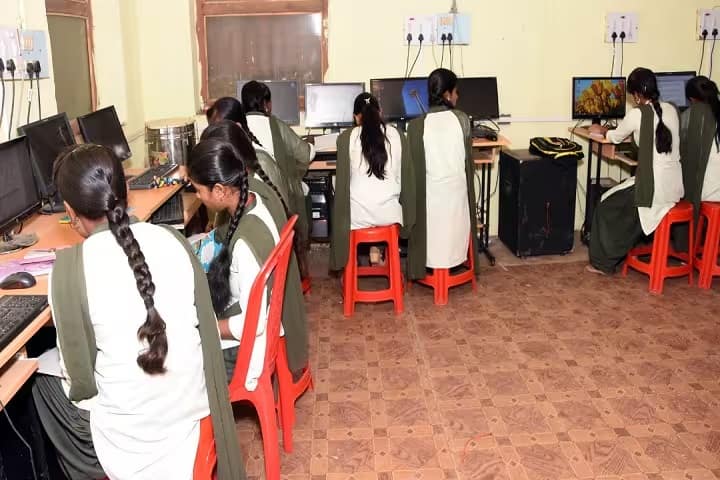 Jawahar Arts Science and Commerce College campus in Osmanabad, Maharashtra, India — photo 4