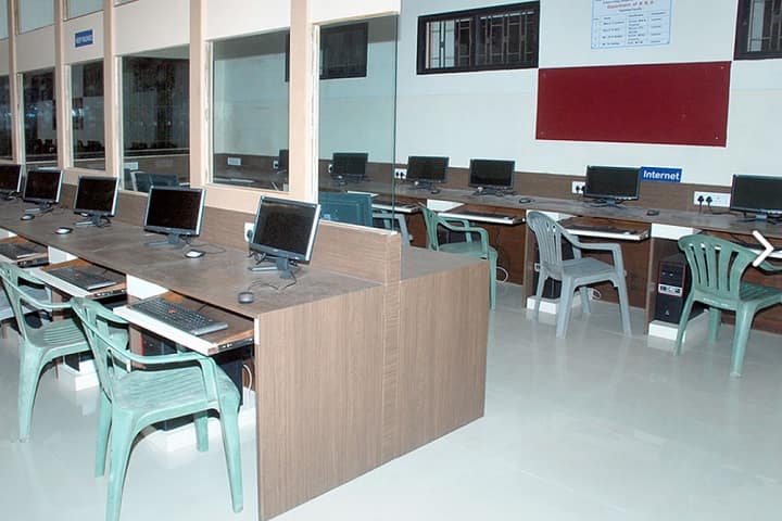 Shikshan Prasarak Sanstha's Sangamner Nagarpalika Arts DJ Malpani Commerce and BN Sarada Science College campus in Sangamner, Maharashtra, India — photo 6