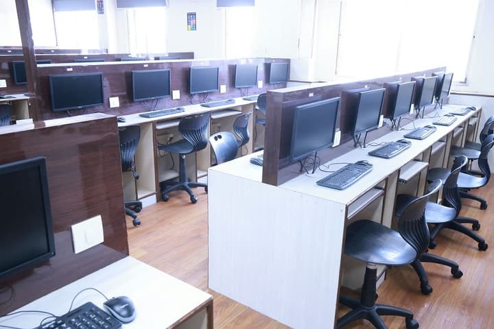 SRN Adarsh Evening College campus in Bangalore, Karnataka, India — photo 6