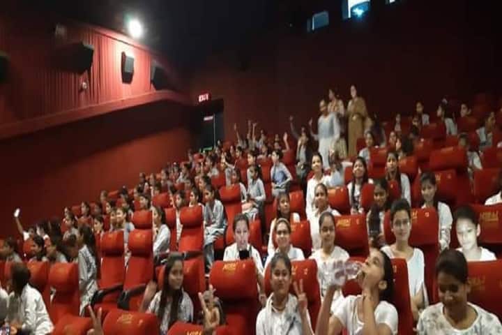 Vidyavati Mukand Lal Girls College campus in Ghaziabad, Uttar Pradesh, India — photo 2