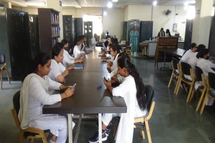 Vidyavati Mukand Lal Girls College campus in Ghaziabad, Uttar Pradesh, India — photo 5