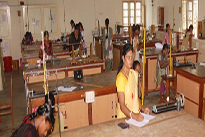 Namakkal Kavignar Ramalingam Government Arts College for Women campus in Namakkal, Tamil Nadu, India — photo 6