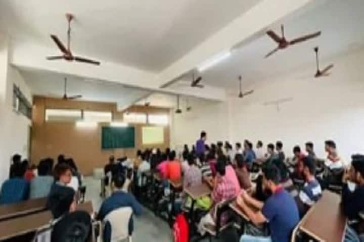 Atmanand Saraswati Science College campus in Surat, Gujarat, India — photo 2