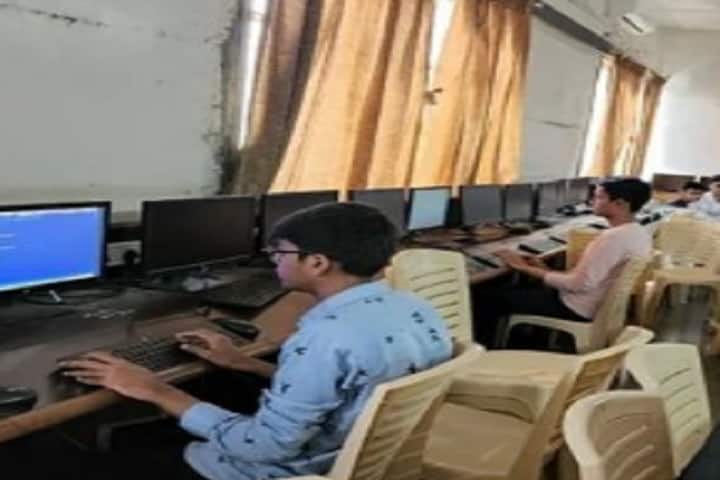 Atmanand Saraswati Science College campus in Surat, Gujarat, India — photo 3