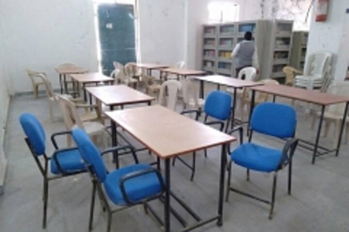 Raje Laxmansingh Bhosale College of Pharmacy campus in Akola, Maharashtra, India — photo 4